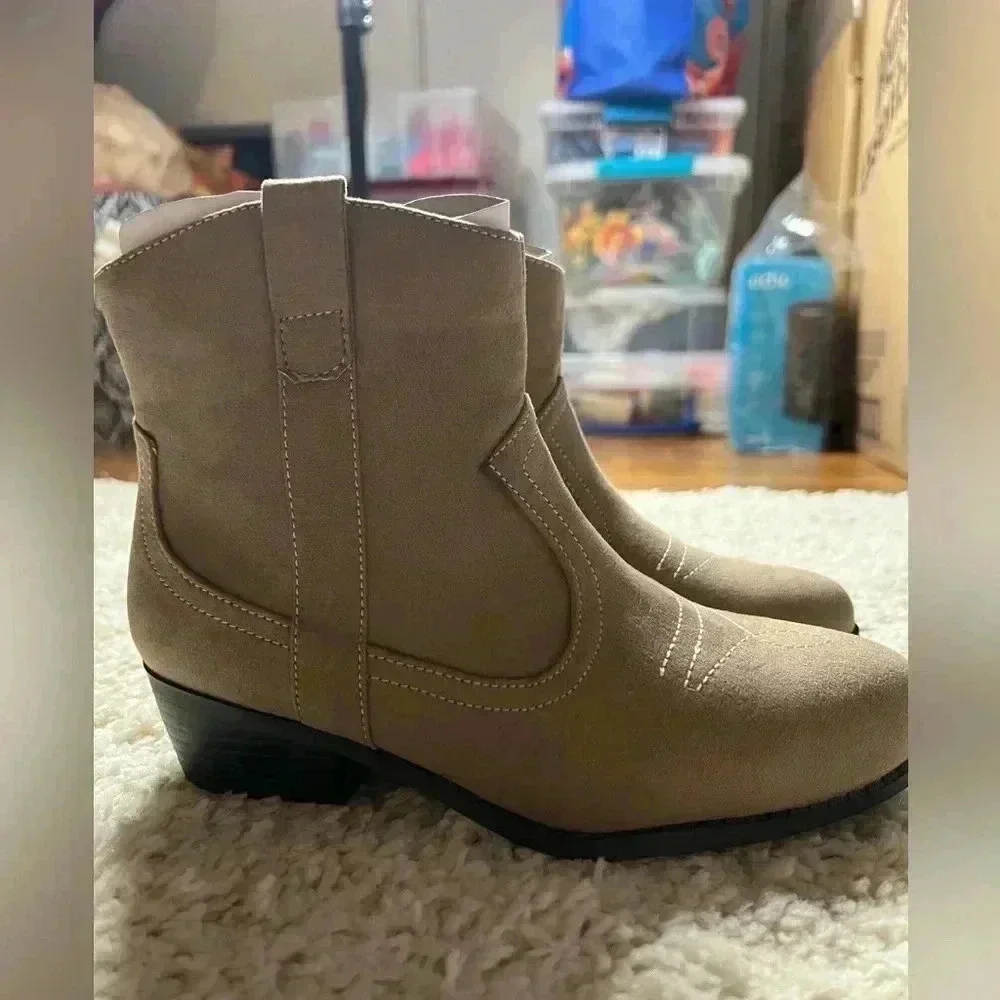 Girls Size 2 Children’s Place Tan Ankle Booties NWT